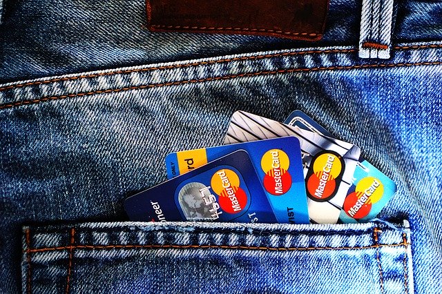 ケンタッキーフライドチキン実店舗で使えるクレジットカードはある？